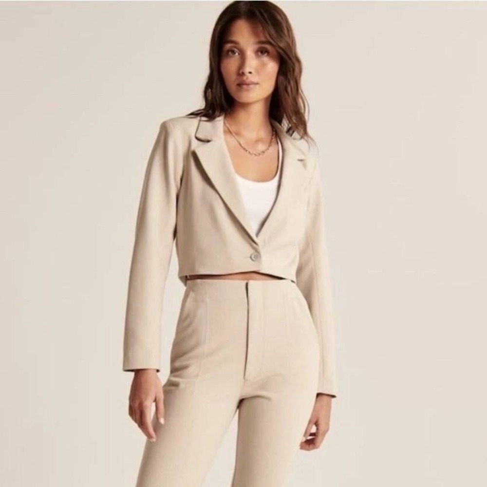 Abercrombie & Fitch Beige Cropped Blazer Single Button Notched Lapel Size Small